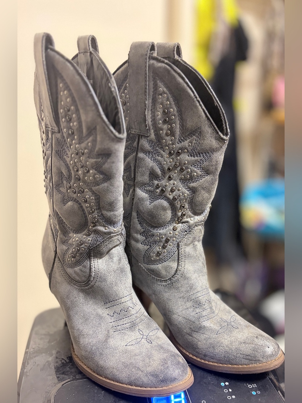 Very Volatile Los Angeles Gray Studded Western Cowboy Boots